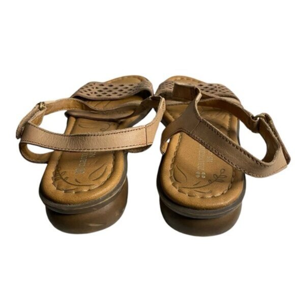 Naturalizer Women’s Janessa Flat Sandal in Gingersnap - Picture 4 of 7